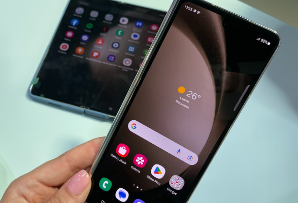 Aparat ukryty pod ekranem (Under-Display Camera)